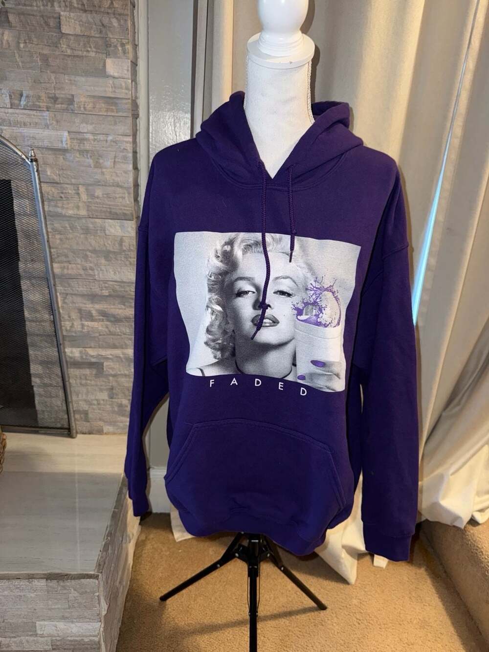 Gildan Marilyn Monroe Faded Graphic Hoodie Size L Purple